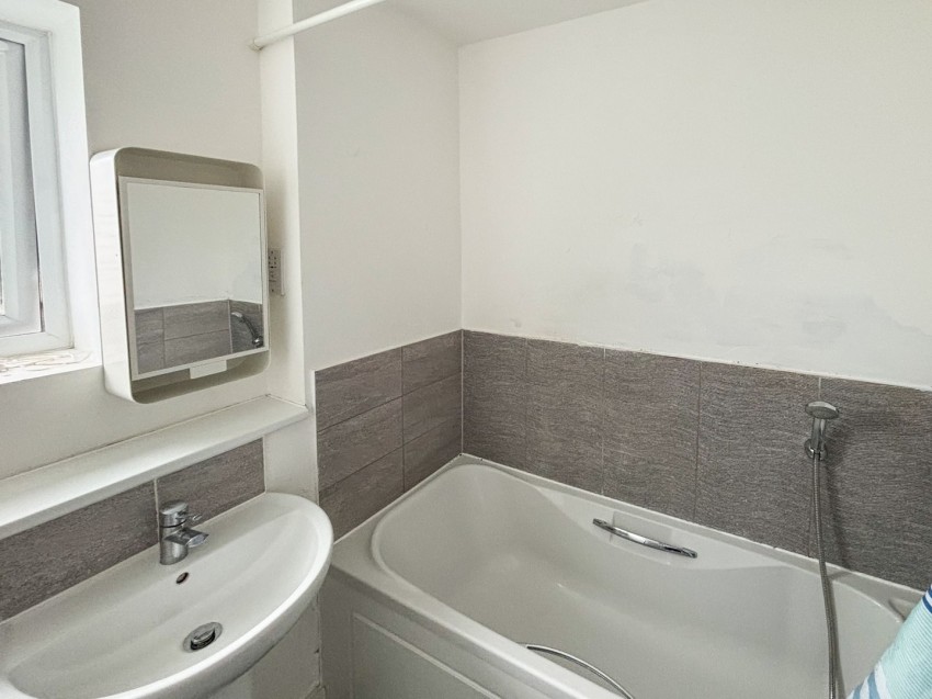 Images for Tilehurst, Reading, Berkshire